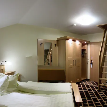 Logis Gourmet & Relax Wellness De La Sure Hotel 4*