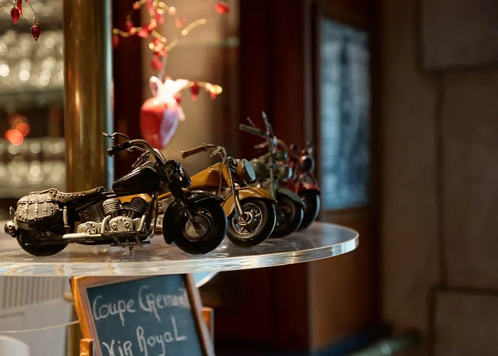 Hotel Logis Gourmet & Relax Wellness De La Sure 4*