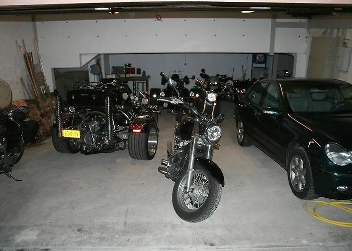 Hotel Logis Gourmet & Relax Wellness De La Sure 4*