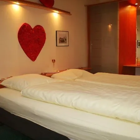 Logis Gourmet & Relax Wellness De La Sure 호텔 4*