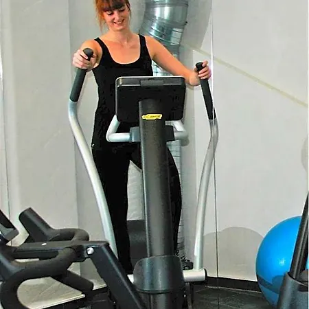 ホテル Logis Gourmet & Relax Wellness De La Sure 4*