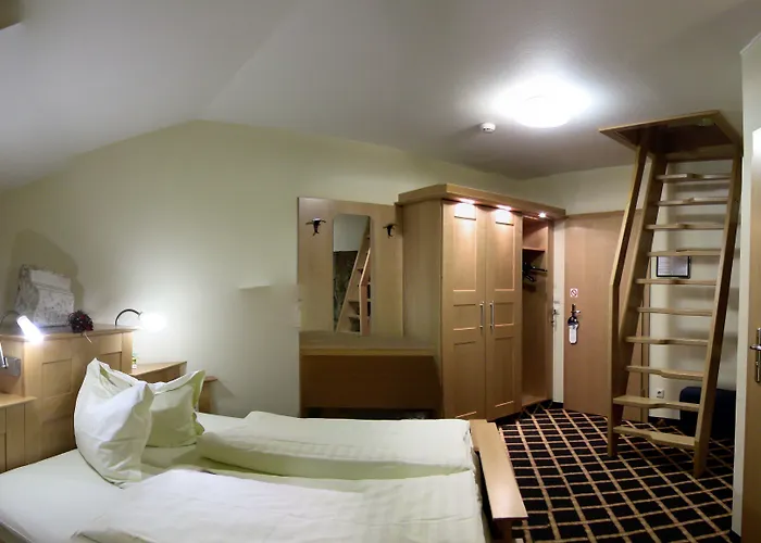 Logis Gourmet & Relax Wellness De La Sure Hotel 4*