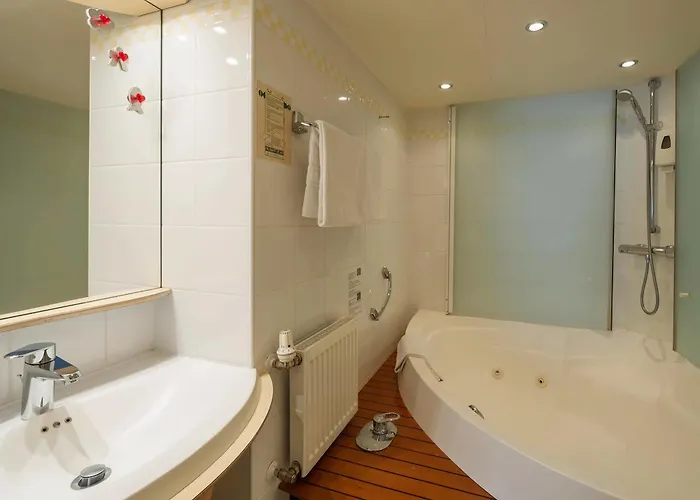 Logis Gourmet & Relax Wellness De La Sure Hotel